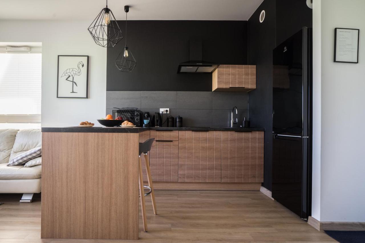 Bizapartments - Modern Flats With Parking Varsovia Exterior foto