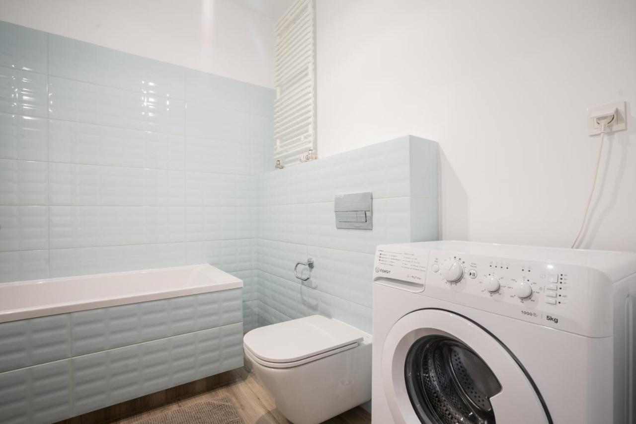 Bizapartments - Modern Flats With Parking Varsovia Exterior foto